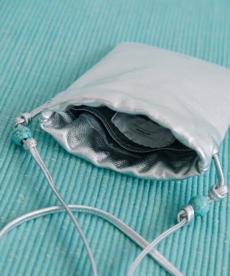【B-25038】BEAURE カウレザー ナチュラスストーン ドローストリング BAG