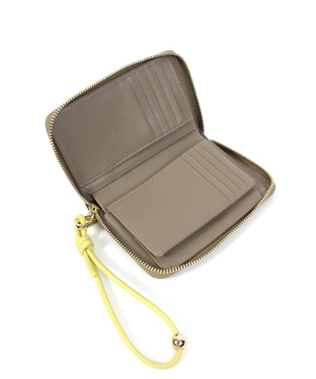 【B-24097】BEAURE　カウレザー　ハンドストラップ付きバイカラーラウンドB7ウォレット