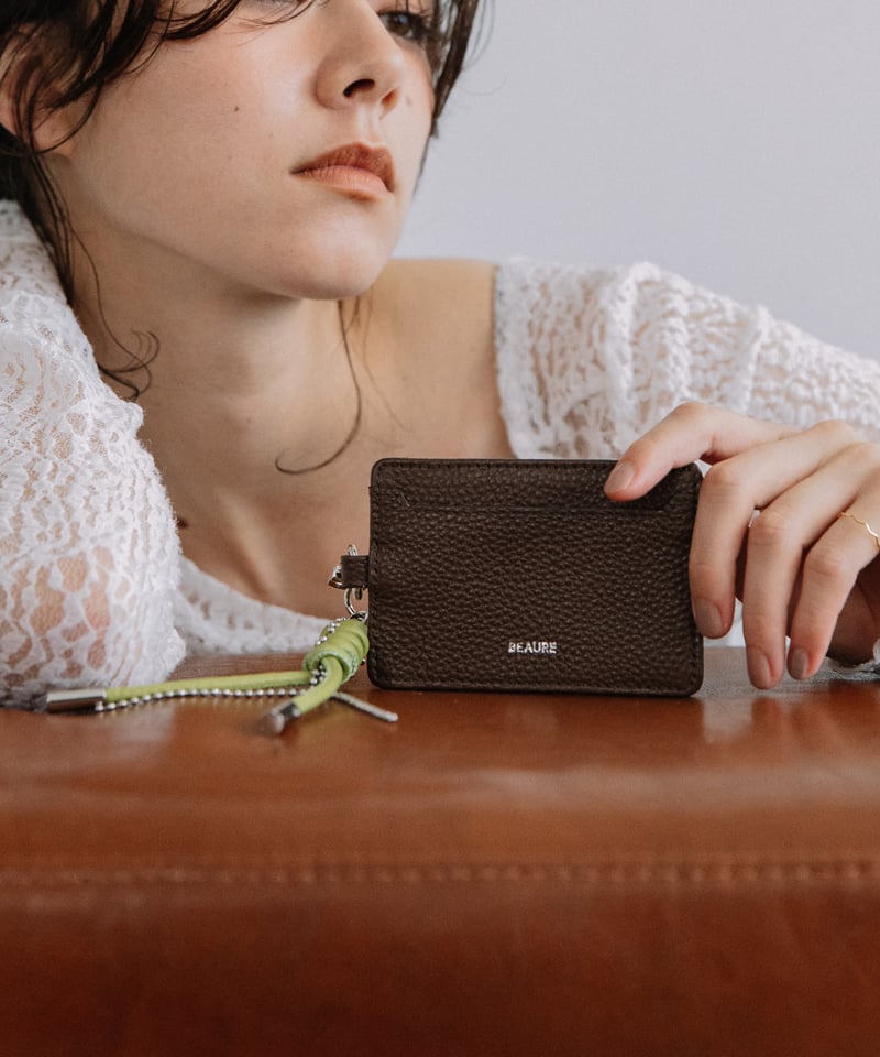 B-25404】 BEAURE レザーコード付き パスケース | BEAURE OFFICI