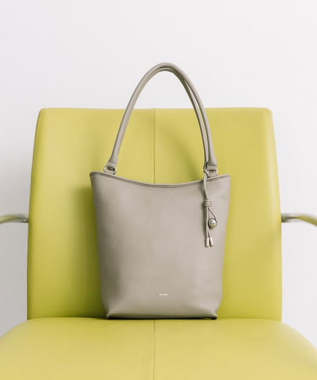 【B-26215】BEAURE レザー 縦長 ショルダー Bag
