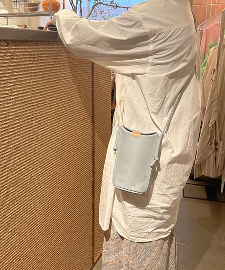 【B-23156】BEAURE カウレザー スマホショルダー