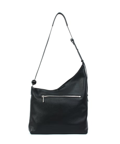 【B-24084】BEAURE　カウレザー　樹脂ボール付きアシンメトリーデザインショルダーバッグ