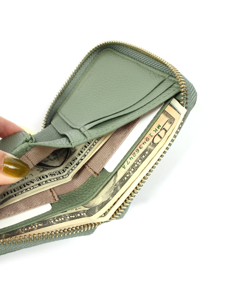 B-23402】BEAURE カウレザーメタルパーツ二つ折りジップウォレット  