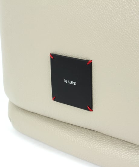 【B-24094】BEAURE ヴュレ カウレザー 3 レイヤーラウンド ショルダー バッグ