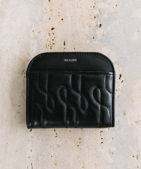 【B-25307】BEAURE Quilted Leather Bifold ウォレット
