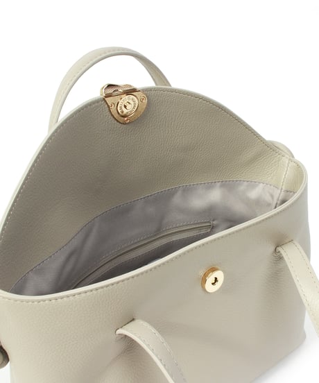 【B-25035】BEAURE カウレザー メタルモチーフ フラップ トート