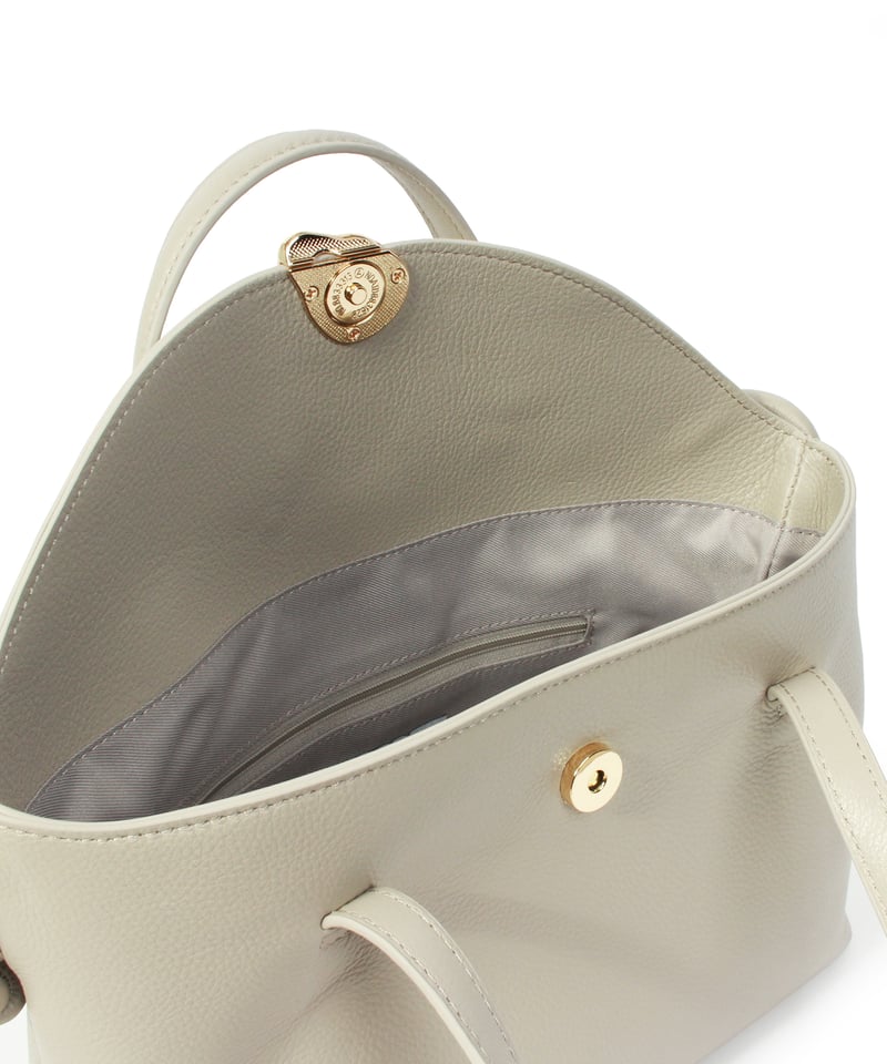 B-25035】BEAURE カウレザー メタルモチーフ フラップ トート