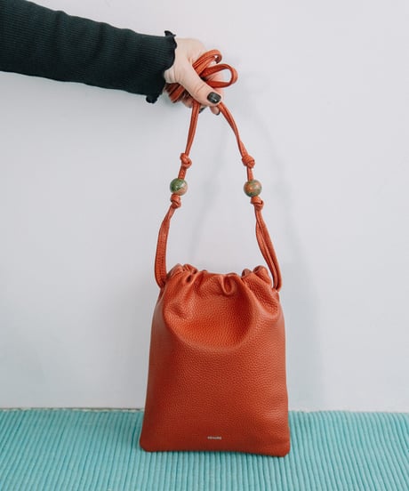 【B-25038】BEAURE カウレザー ナチュラスストーン ドローストリング BAG