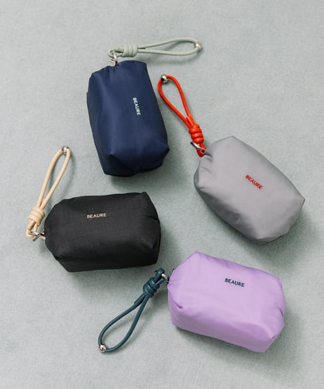【B-26153】BEAURE ストラップ付き ナイロン バルーン ポーチ