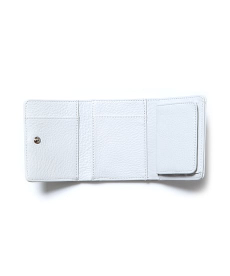 【B-23412】BEAURE カウレザー メタリックフラワー刺繍 三つ折り財布