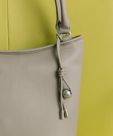 【B-26215】BEAURE レザー 縦長 ショルダー Bag