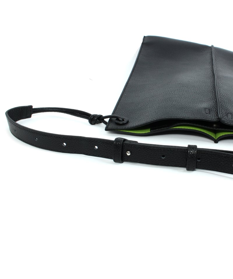 B-24233】BEAURE カウレザー パスケース付き 薄マチ A4 ショルダー