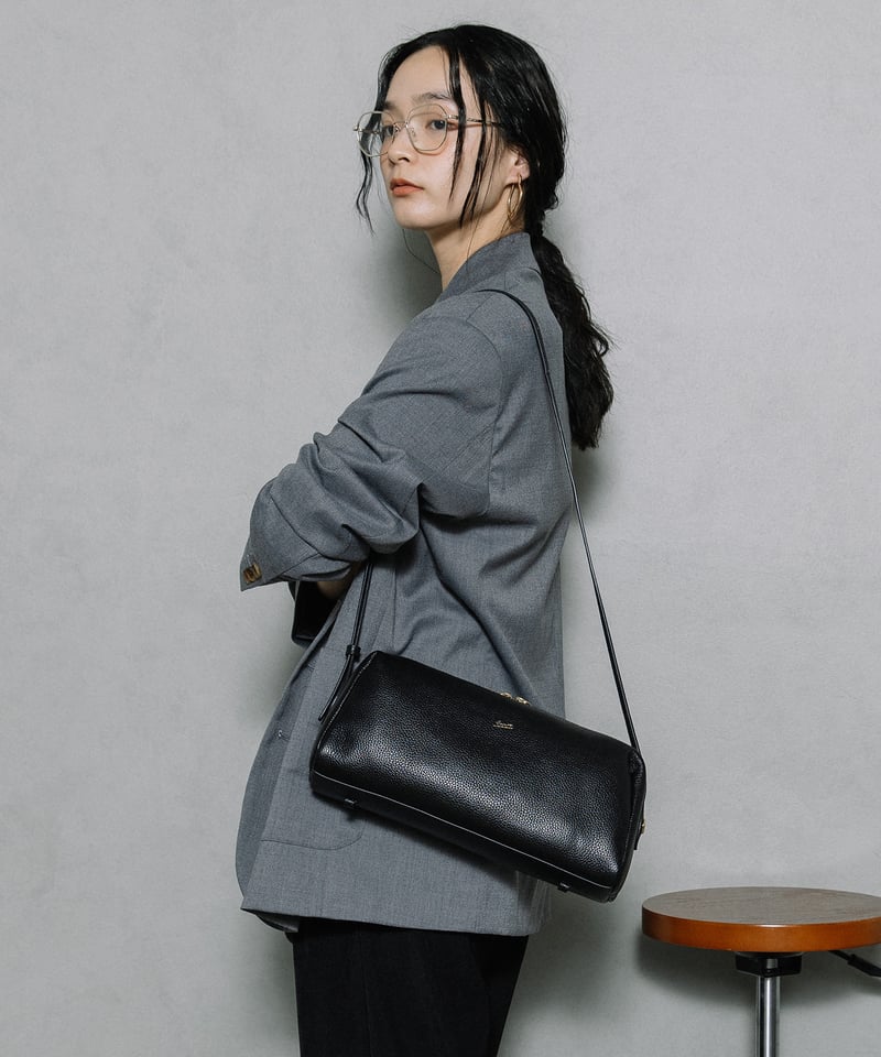 2点セット　BEAURE 本革バッグ　ブラック シルバー ショルダーバッグ B-26147】BEAURE スリム ロング ショルダー | BEAURE OFFICIAL