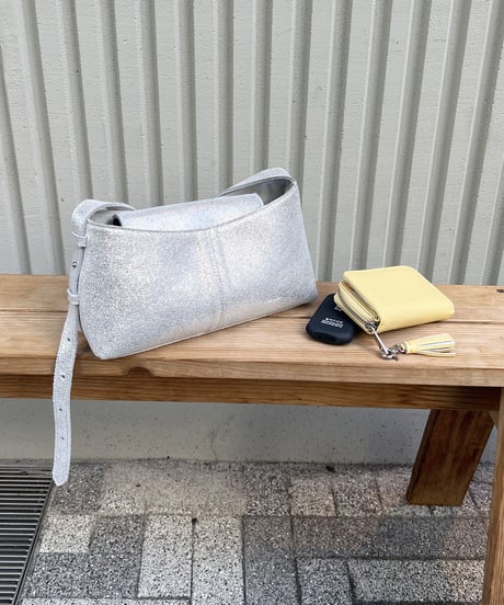 【B-23523】BEAURE カウレザー スクエアハンドバッグ