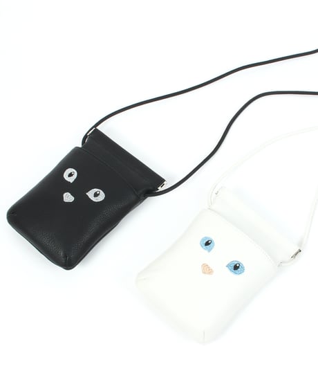 【B-24019】BEAURE カウレザー　ネコ刺繍 口金スマホショルダー