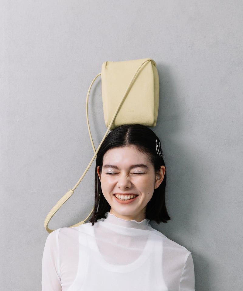 B-24073】BEAURE カウレザー オープンポケット付きぷっくり ミニ