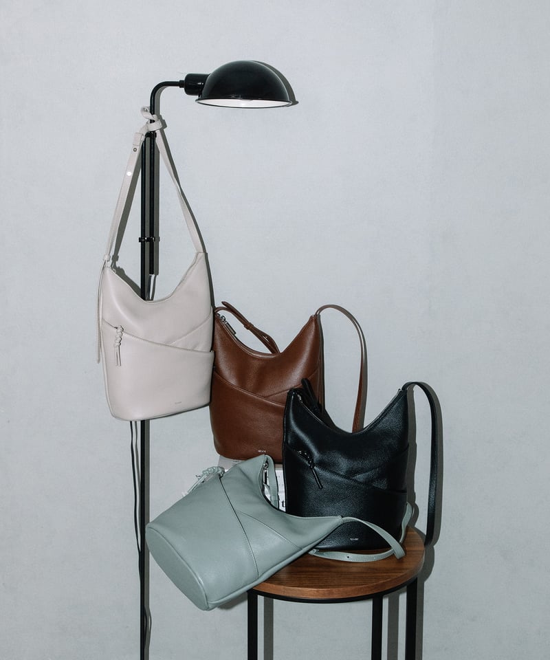 B-25022】BEAURE カウレザー スラントポケット バケツ ショルダー