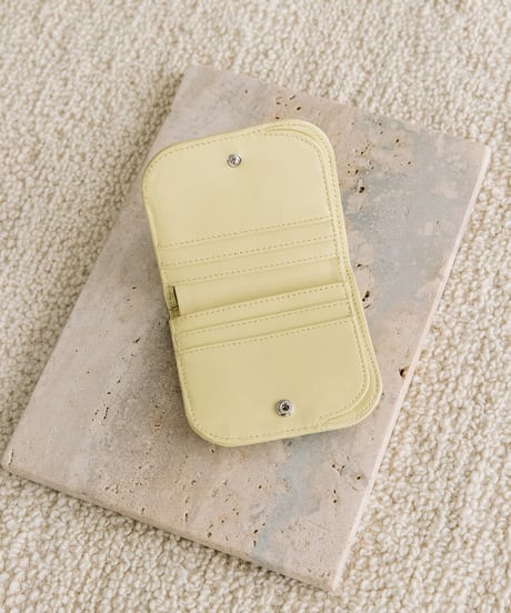 【B-25307】BEAURE Quilted Leather Bifold ウォレット