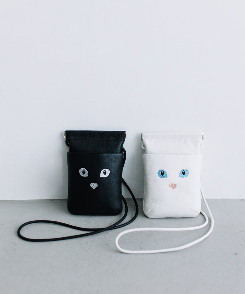 B-24019】BEAURE カウレザー ネコ刺繍 口金スマホショルダー | BEAURE 