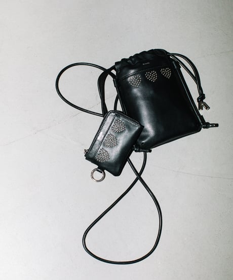【B-24027】BEAURE　カウレザー ハート スタッズ マルチ フラグメント ケース