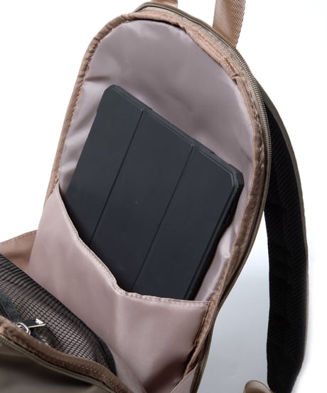 【B-23455】BEAURE  2room構造 万能ナイロンリュック