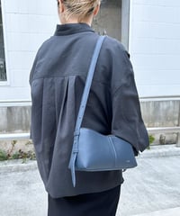 【B-23523】BEAURE カウレザー スクエアハンドバッグ