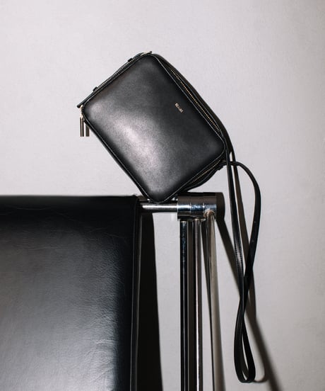 【B-24235】BEAURE シープレザー スクエアウォレットショルダー