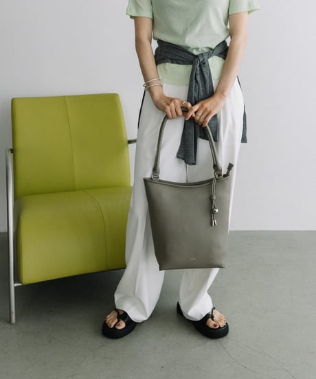 【B-26215】BEAURE レザー 縦長 ショルダー Bag