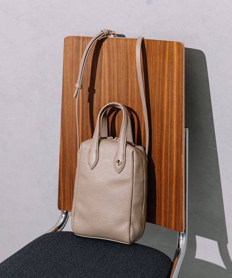 【B-25323】BEAURE Vertical ポシェット