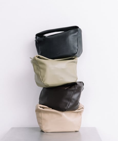 【B-26221】BEAURE ソフトレザー ワンハンド Bag