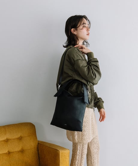 【B-25422】BEAURE リボン ディテール 薄マチ ショルダー Bag