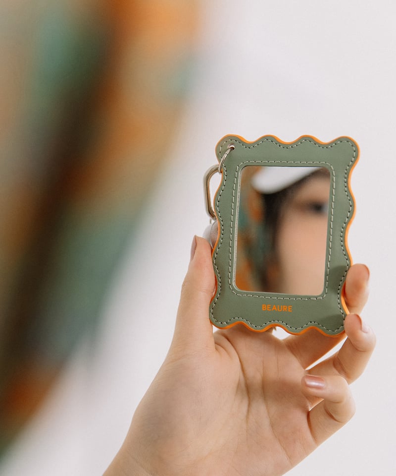 B-26111】BEAURE ミラー フレーム レザー チャーム | BEAURE OFFI