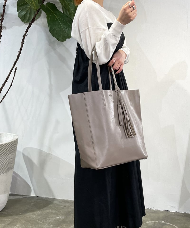 LUDLOW ベージュ トートバッグ 底パール LUDLOW - ラドロー Ludlow