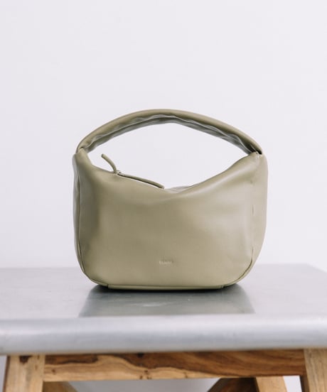 【B-26221】BEAURE ソフトレザー ワンハンド Bag