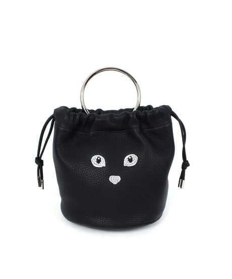 【B-23515】BEAURE カウレザー 黒ネコ刺繍 巾着ポシェット