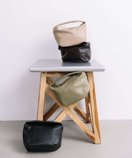 【B-26221】BEAURE ソフトレザー ワンハンド Bag