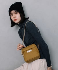 【B-24249】BEAURE ナイロン スクエア ボンディングショルダー