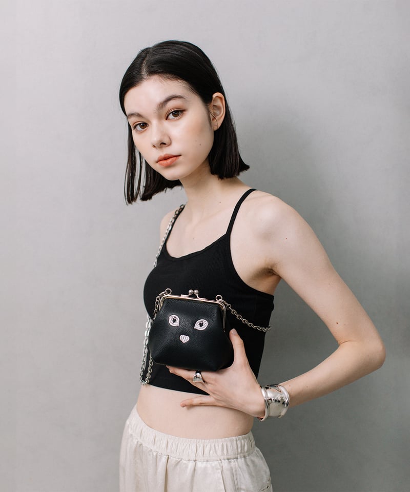 B-23516】BEAURE カウレザー 黒ネコ刺繍 がま口ポシェット | BEAURE O