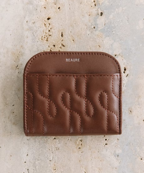 【B-25307】BEAURE Quilted Leather Bifold ウォレット