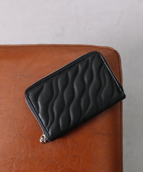 【B-24202】BEAURE コンビレザー ウエーブキルト B7ウォレット