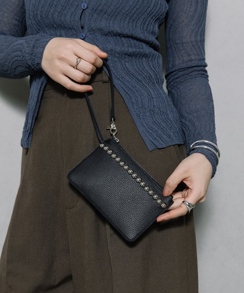 B-26119】BEAURE スタッズ レザー マルチ ポーチ | BEAURE OFFIC