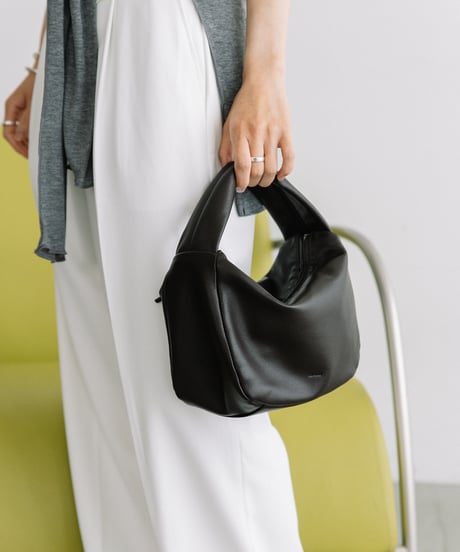 【B-26221】BEAURE ソフトレザー ワンハンド Bag