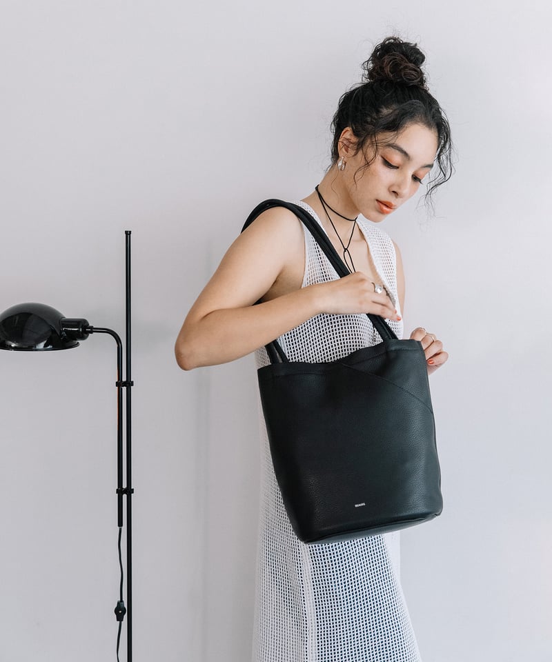 B-24401】BEAURE スラントポケット トート | BEAURE OFFICIAL