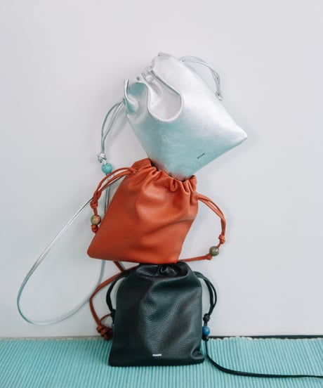 【B-25038】BEAURE カウレザー ナチュラスストーン ドローストリング BAG