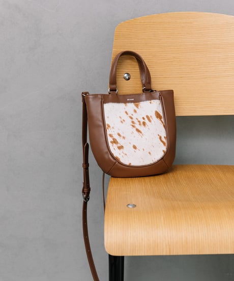 【B-25346】BEAURE Calf Hair Combination Pocket トート Bag