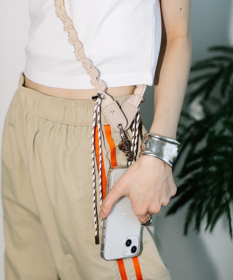 B-24003】BEAURE ナイロン ギャザーモバイルストラップショルダー