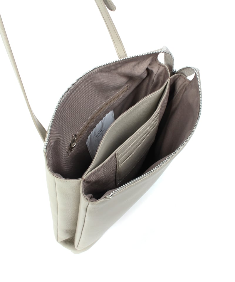 B-24094】BEAURE ヴュレ カウレザー 3 レイヤーラウンド ショルダー