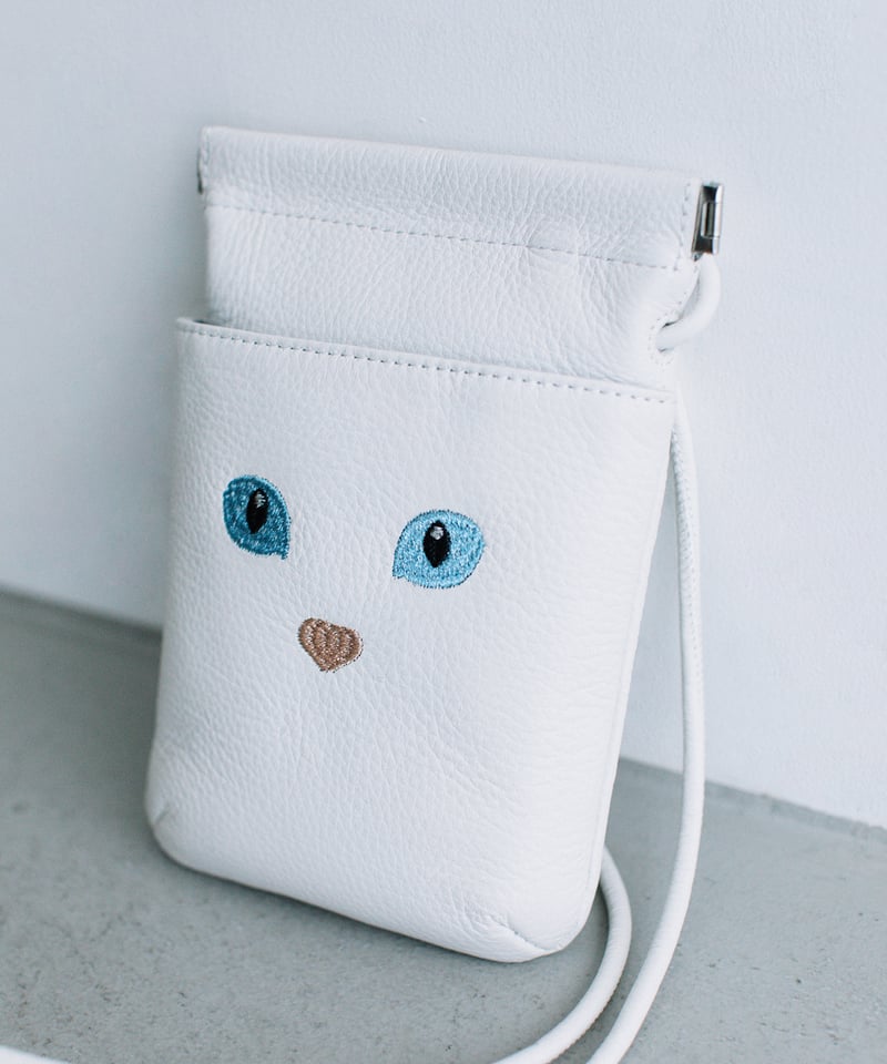 B-24019】BEAURE カウレザー ネコ刺繍 口金スマホショルダー | BEAURE 