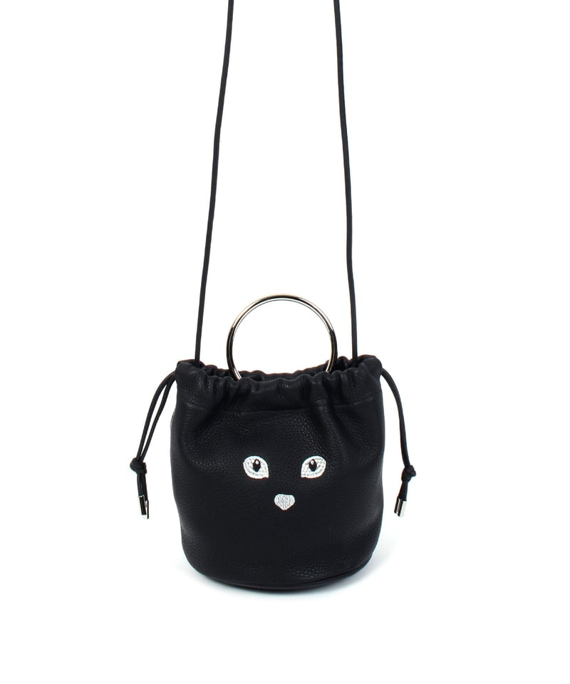 B-23515】BEAURE カウレザー 黒ネコ刺繍 巾着ポシェット | BEAURE OF