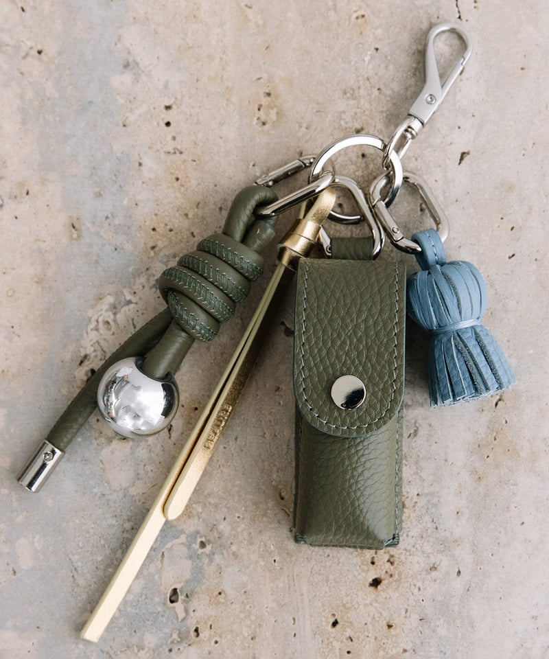 B-25403】 BEAURE レザー リップケース チャーム | BEAURE OFFIC